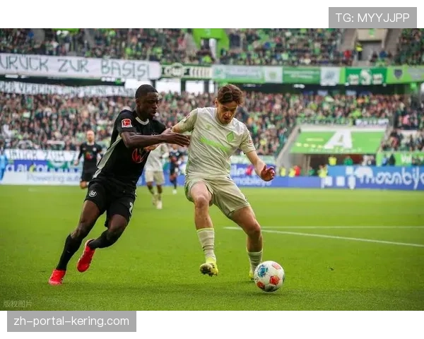 实时:沃尔夫斯堡通过一次经典的边后卫套上肋部传中,先拔头筹